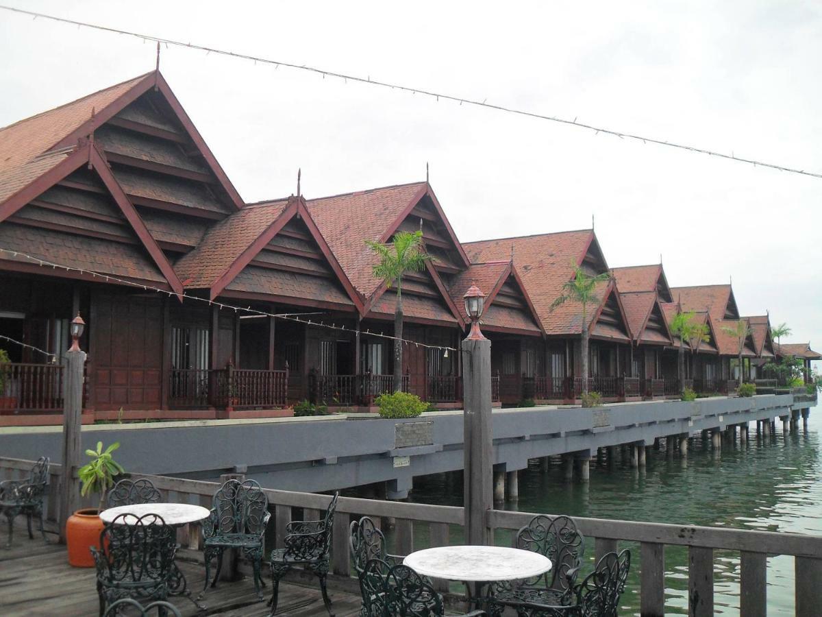 Hotel Pantai Gapura マカッサル エクステリア 写真