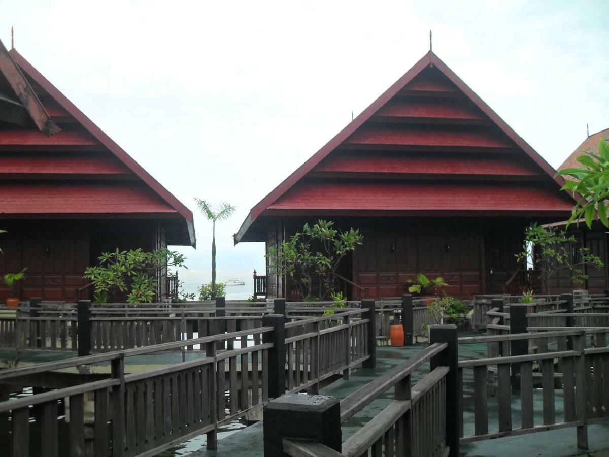 Hotel Pantai Gapura マカッサル エクステリア 写真
