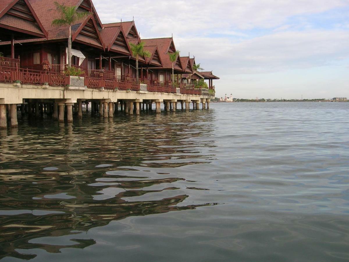 Hotel Pantai Gapura マカッサル エクステリア 写真