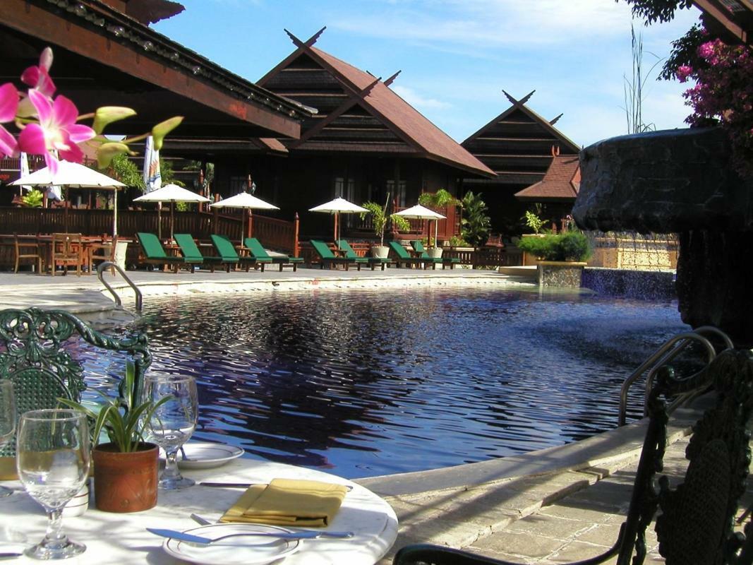 Hotel Pantai Gapura マカッサル エクステリア 写真