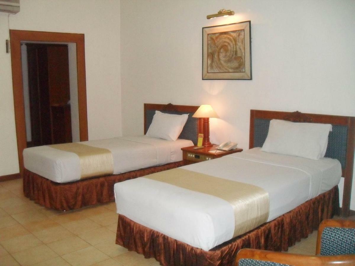 Hotel Pantai Gapura マカッサル エクステリア 写真