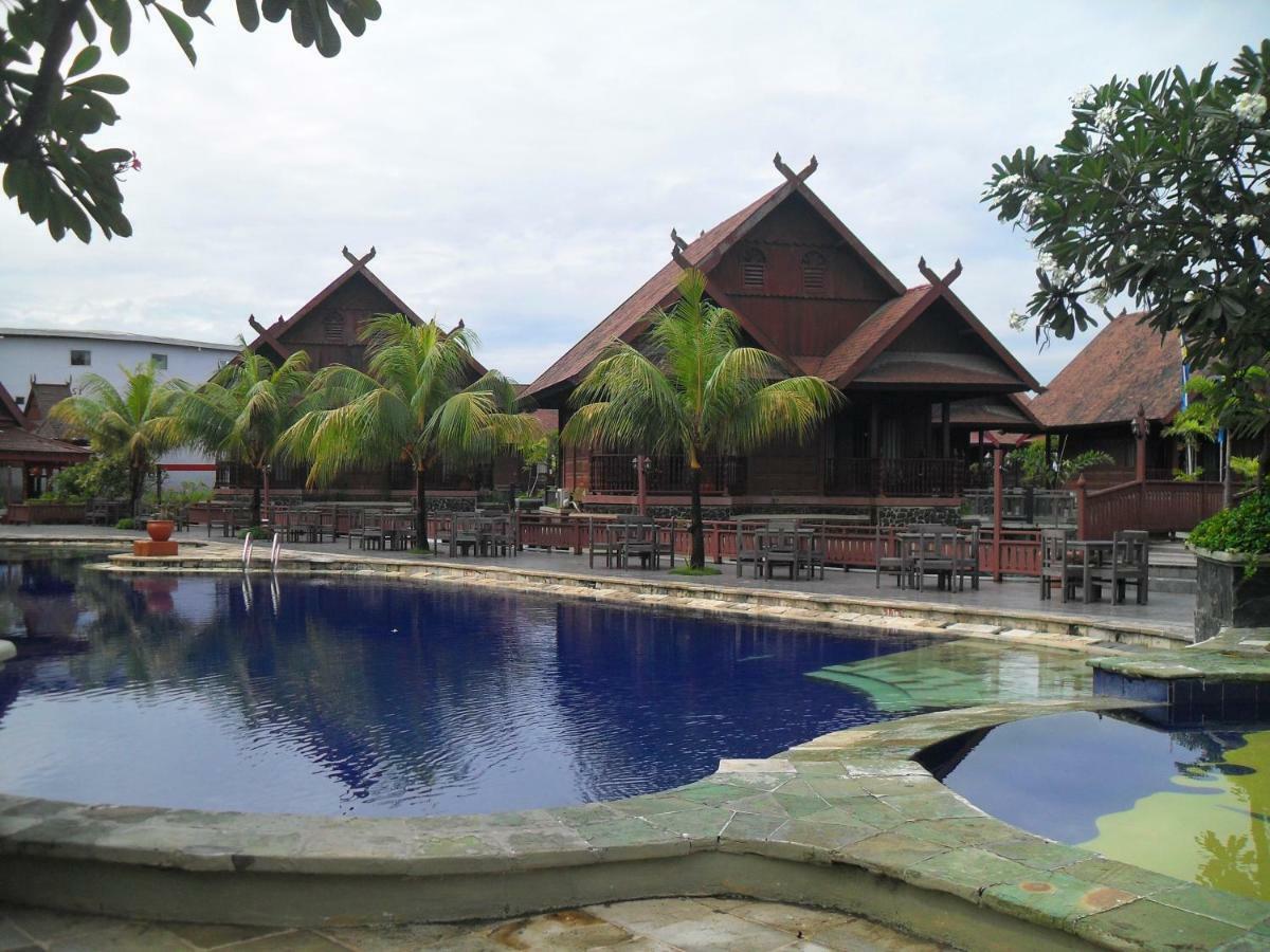 Hotel Pantai Gapura マカッサル エクステリア 写真